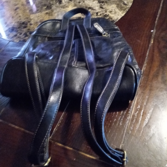 Back pack - Picture 2 of 3